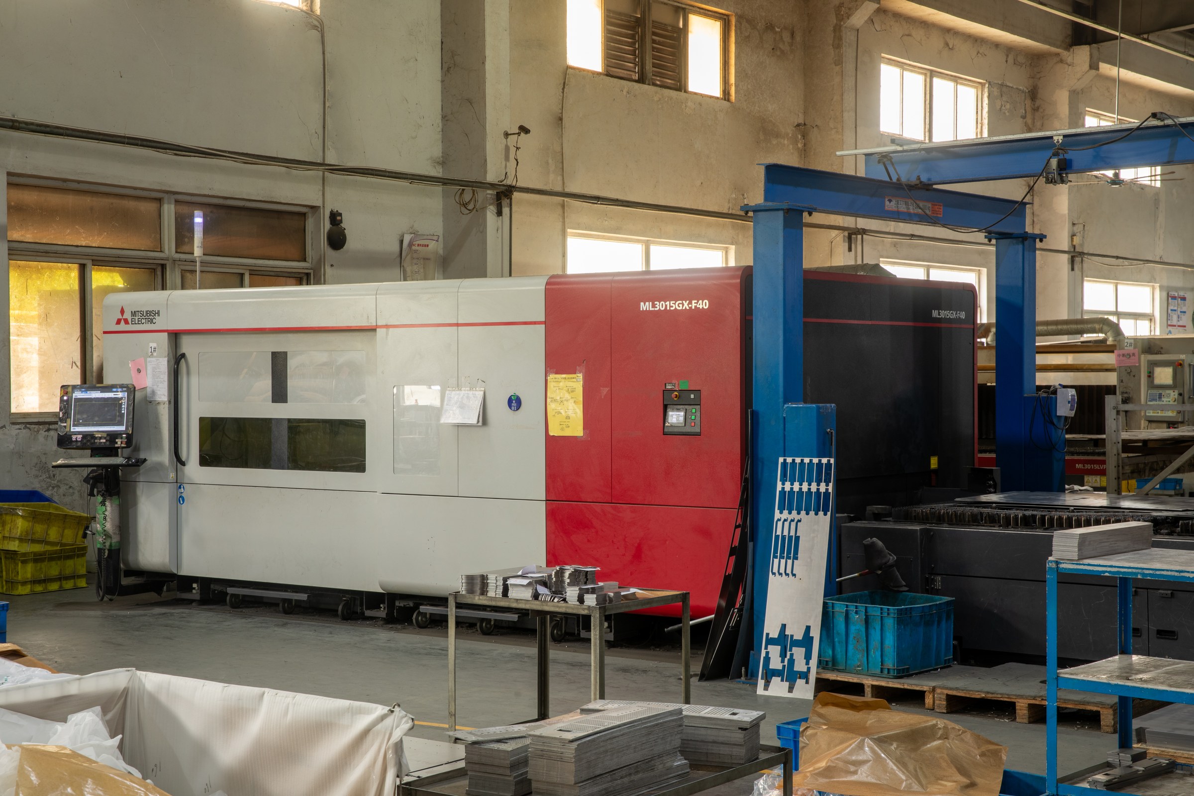 Laser cutting equipment
